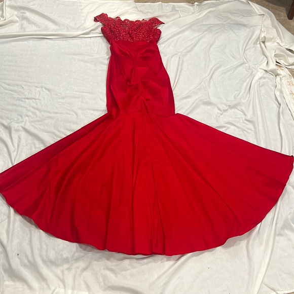 Red dress-macys /Floral Headband. - Picture 1 of 12